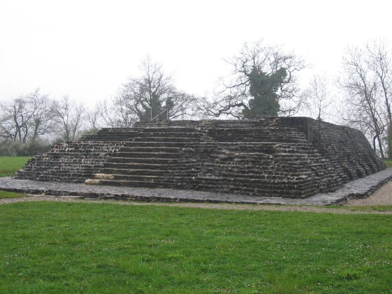 Restes du Temple de Schonbuhl.jpg
